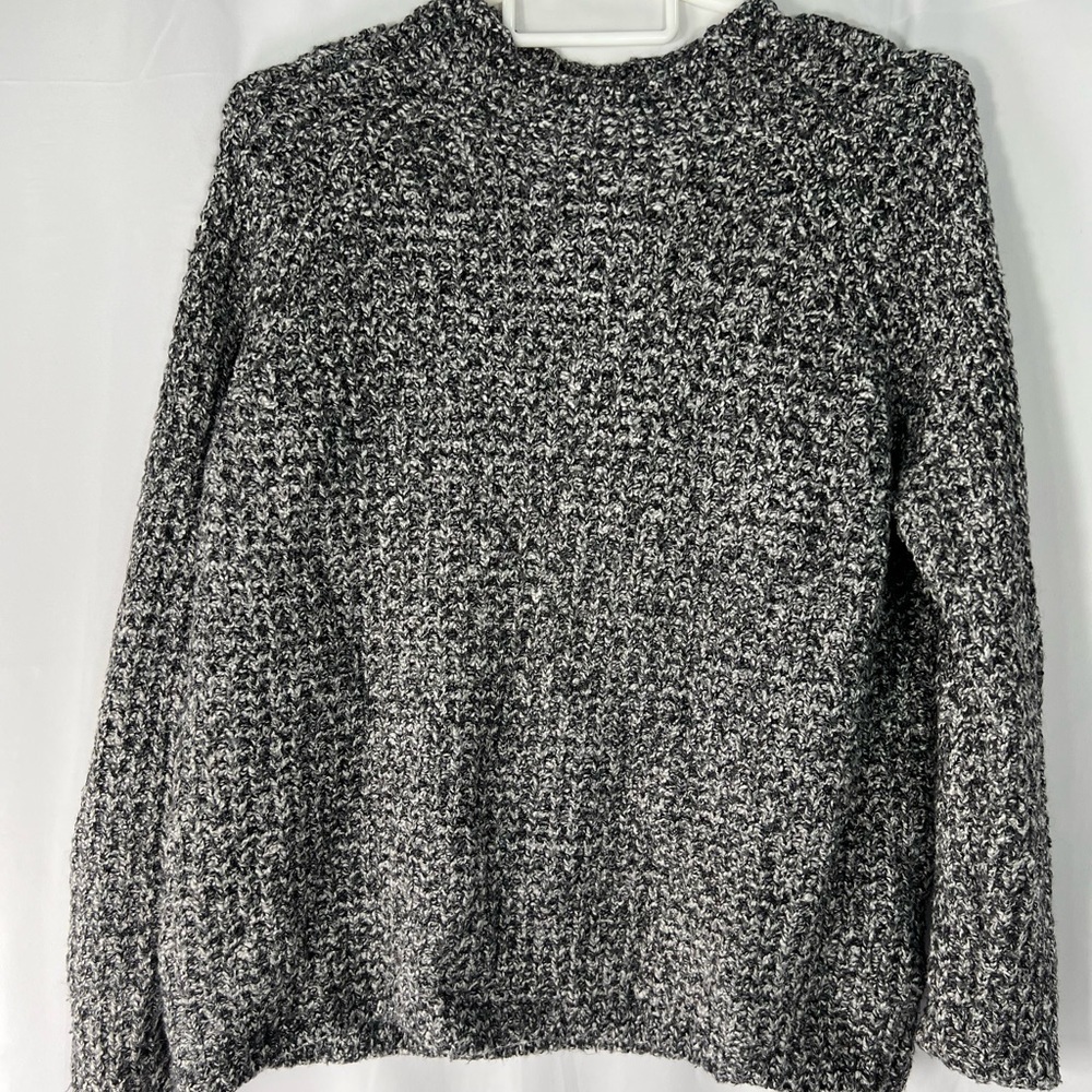 Denver Hayes‎ Black and White Knit Sweater